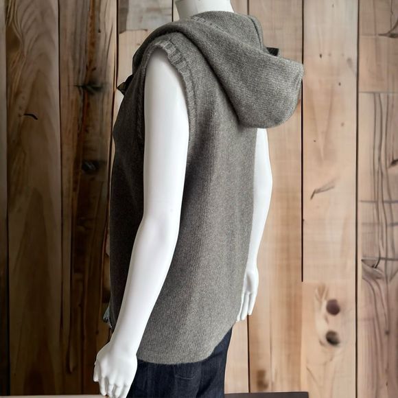 Lauren Ralph Lauren Women’s Merino Wool Hooded Sweater Vest With Horn Toggles L - Picture 4 of 7